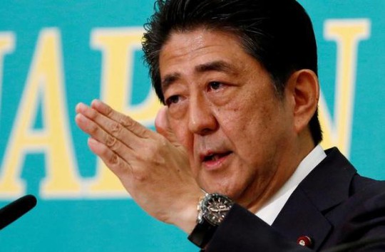 
Sách trắng quốc phòng được chính quyền Thủ tướng Shinzo Abe thông qua cảnh báo “những hậu quả không mong muốn” từ hành động hung hăng của Trung Quốc. Ảnh:Reuters
