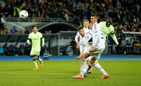 
Yaya Toure ấn định tỷ số 3-1 cho Man City
