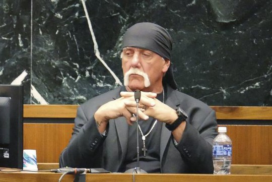 Hulk Hogan kiện Gawker Media đòi bồi thường 100 triệu USD