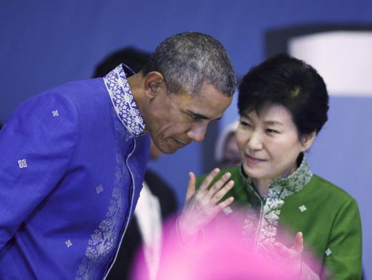 
Tổng thống Mỹ Barack Obama (trái) dự kiến sẽ gặp người đồng cấp Hàn Quốc Park Geun-hye bên lề hội nghị sắp tới. Ảnh: REUTERS
