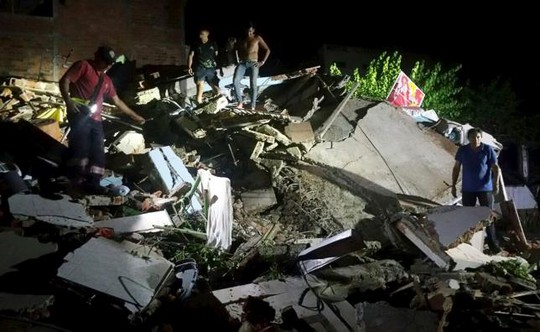 
Thị trấn Manta - Ecuador bị thiệt hại nặng trong trận động đất. Ảnh: Reuters
