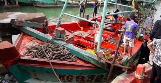 Ông Hải đã tử vong do nghi bị ngạt khí độc dưới khoang tàu này của vợ chồng ông Hiếu làm chủ vào tối 14-8 vừa qua.