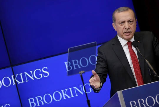 Tổng thống Thổ Nhĩ Kỳ Recep Tayip Erdogan phát biểu tại Viện Brookings ở WashingtonẢnh: REUTERS