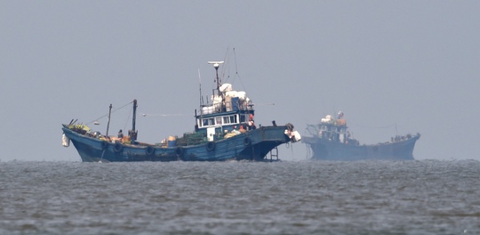 
Tàu cá Trung Quốc ngoài khơi bờ biển phía Tây Hàn Quốc hôm 10-6. Ảnh: Reuters
