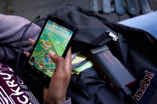 Người chơi trò Pokemon Go tại TP New York - MỹẢnh: Reuters