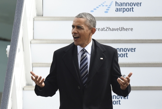 Tổng thống Mỹ Barack Obama đến TP Hanover – Đức hôm 24-4 Ảnh: REUTERS