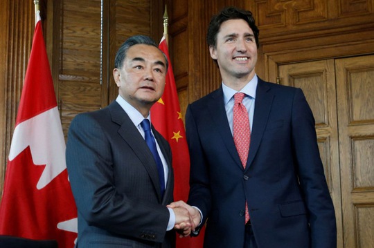 Ngoại trưởng Trung Quốc Vương Nghị yêu cầu gặp Thủ tướng Canada Justin Trudeau trong chuyến thăm mới đây Ảnh: Reuters
