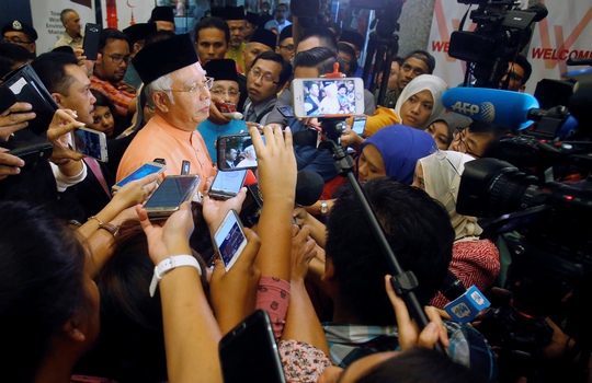 Thủ tướng Malaysia Najib Razak trả lời giới truyền thông tại Kuala Lumpur hôm 21-7Ảnh: Reuters