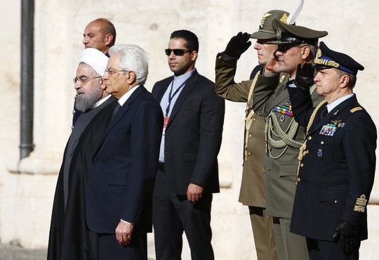 
Tổng thống Ý Sergio Mattarella tiếp người đồng cấp Iran Hassan Rouhani (trái) tại Rome hôm 25-1 Ảnh: Reuters
