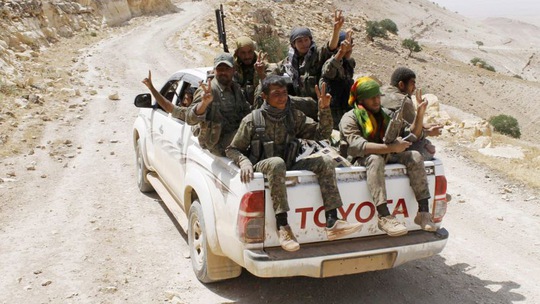 Các tay súng của nhóm YPG – lực lượng đang khiến quan hệ Mỹ và Thổ Nhĩ Kỳ căng thẳng Ảnh: AP