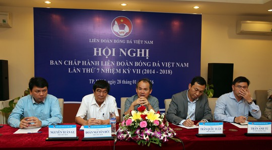 Mục tiêu giành HCV mà Phó Chủ tịch VFF Đoàn Nguyên Đức (giữa) đặt ra cho U23 Việt Nam tại SEA Games 2017 rất táo bạo và nhiều ý kiến cho rằng ông đủ lực để biến tham vọng thành hiện thựcẢnh: Quang Liêm