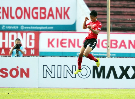 Cầu thủ Long An mừng trong trận thắng Fico Tây Ninh 4-1 Ảnh: Quang Liêm