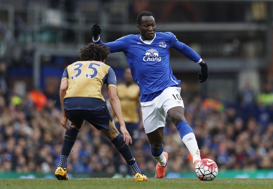 Lukaku (phải) đang là điểm tựa cho Everton Ảnh: REUTERS