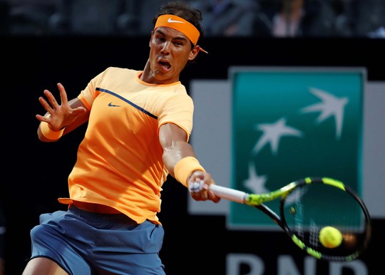 Nadal đang dần lấy lại phong độ đỉnh cao dù 2 giải liền thua Murray và Djokovic trên mặt sân đất nện Ảnh: REUTERS