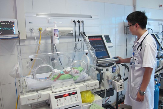Nhiều bệnh viện tuyến dưới đã đầu tư các thiết bị y tế hiện đại để nâng cao chất lượng khám chữa bệnh