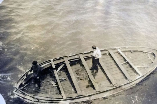 Chiếc xuồng cứu sinh cuối cùng của Titanic. Ảnh: BNPS