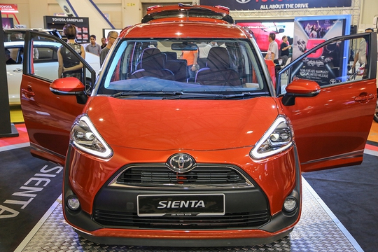 Toyota Sienta - "đàn em" 7 chỗ của Innova ra mắt