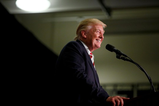 Ông Trump gọi những người ký thư phản đối là những kẻ thất bại đang tìm cách níu giữ quyền lực. Ảnh: Reuters