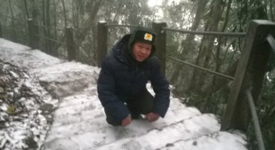 Tuyết rơi ở Vườn quốc gia Ba Vì (Hà Nội)- đây là một hiện tượng ít gặp tại Thủ đô Hà Nội.