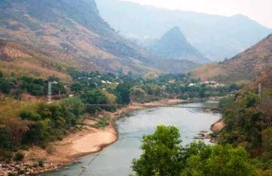 
Sông Mã đoạn qua huyện Mường Lát (Thanh Hóa), nơi ông Tú nhảy xuống cứu heo và mất tích

