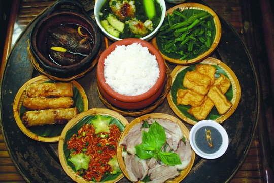 
Cách ăn uống của người Việt còn mang tính tình cảm, hiếu khách
