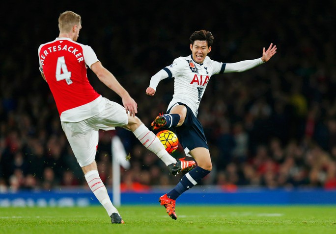 Các trận “đinh” như Arsenal gặp Tottenham của Heung-Min Son (phải) thường được phát sóng độc quyền tại Việt Nam Ảnh: REUTERS