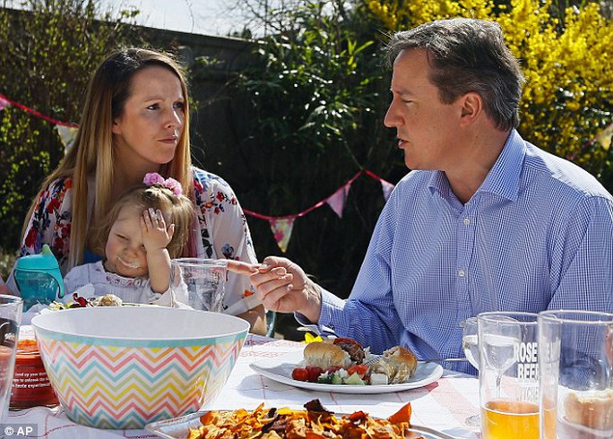 
Dù sao năm 2015 cũng là năm thành công trong sự nghiệp chính trị của ông David Cameron. Ảnh: AP

