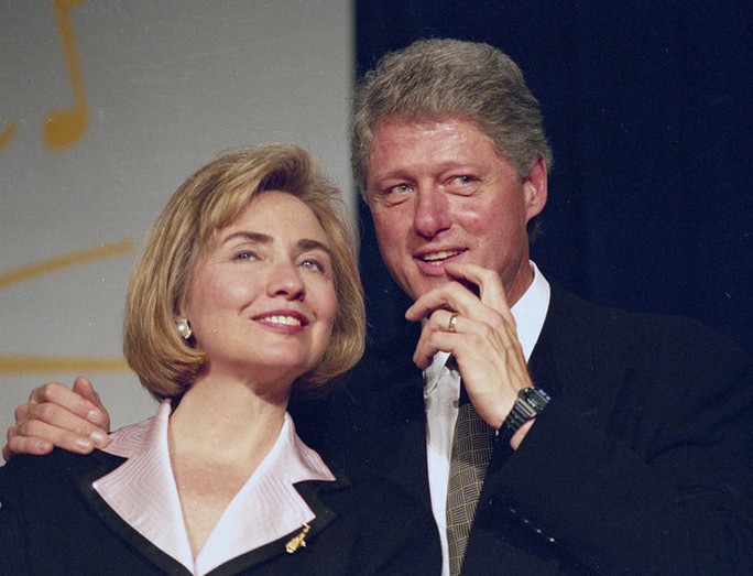 
Ông Clinton kể rằng ông phải cầu hôn tới 3 lần bà Hillary mới nhận lời. Ảnh: AP
