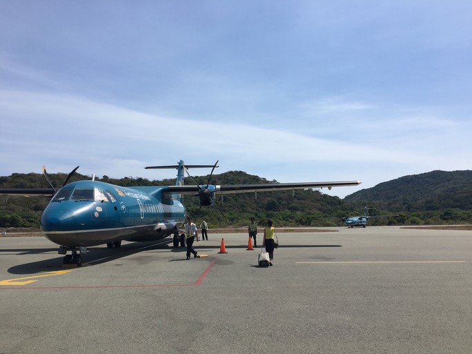 Máy bay ATR72 của VNA khai thác đường bay đến Côn Đảo Ảnh: THANH BÌNH