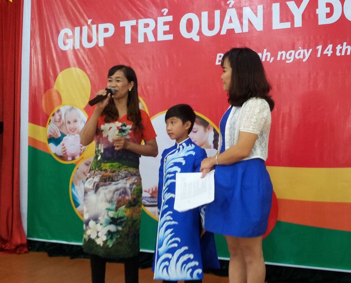 Mẹ cháu Đức Vĩnh, quán quân “Vietnam’s Got Talent” mùa 2015, nói về cách giáo dục con chi tiêu tiền hợp lý
