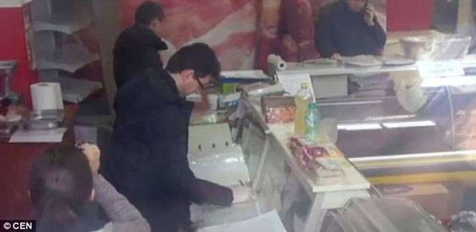 Kinh hoàng thịt đông lạnh 35 năm chuẩn bị đem bán