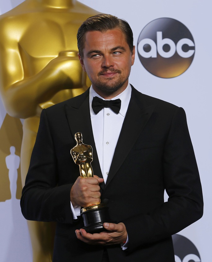 
Leonardo DiCaprio hạnh phúc khi lần đầu đoạt Oscar
