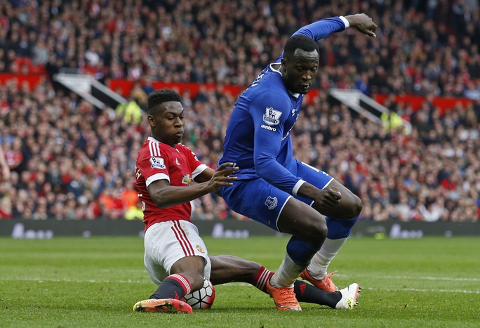 Fosu Mensah chơi rất tốt khi được tung vào sân thay Marco Rojo