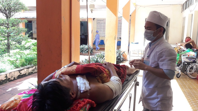 
Anh Dũng đang được điều trị tại Bệnh viện Đa khoa tỉnh Đắk Lắk
