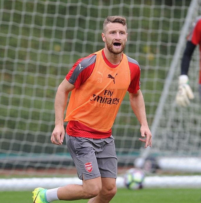 Sự có mặt của Mustafi sẽ khến hàng thủ Arsenal thêm vững vàng