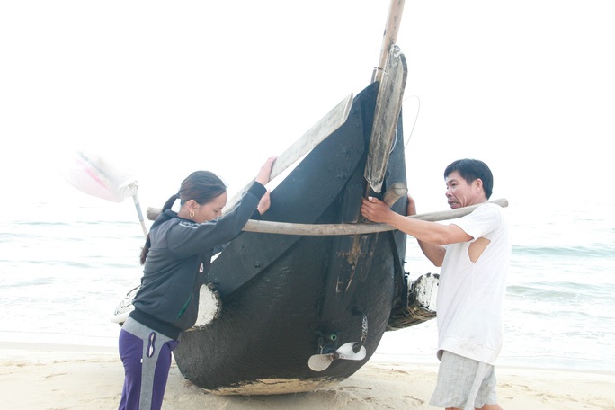 
Ngư dân miền Trung vẫn hết sức khốn khó sau sự cố ô nhiễm do Formosa gây ra
