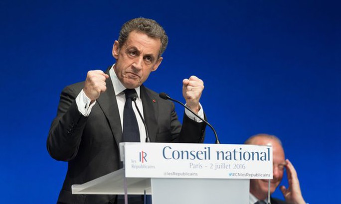 
Ông Nicolas Sarkozy trong cuộc họp cuối cùng với tư cách chủ tịch đảng LR. Ảnh: REX

