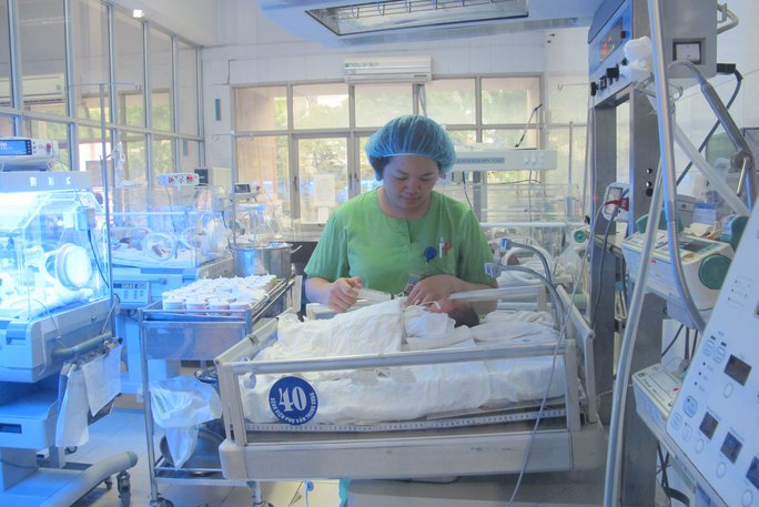 Chăm sóc cho trẻ ra đời từ thụ tinh trong ống nghiệm tại Bệnh viện Phụ sản trung ương