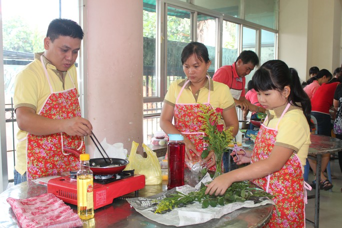 CNVC-LĐ quận Gò Vấp, TP HCM tại hội thi ẩm thực Ảnh: THANH NGA