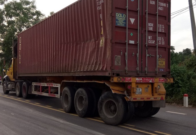 
Chiếc xe container tại hiện trường
