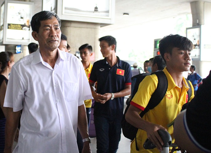 U16 Việt Nam về nước