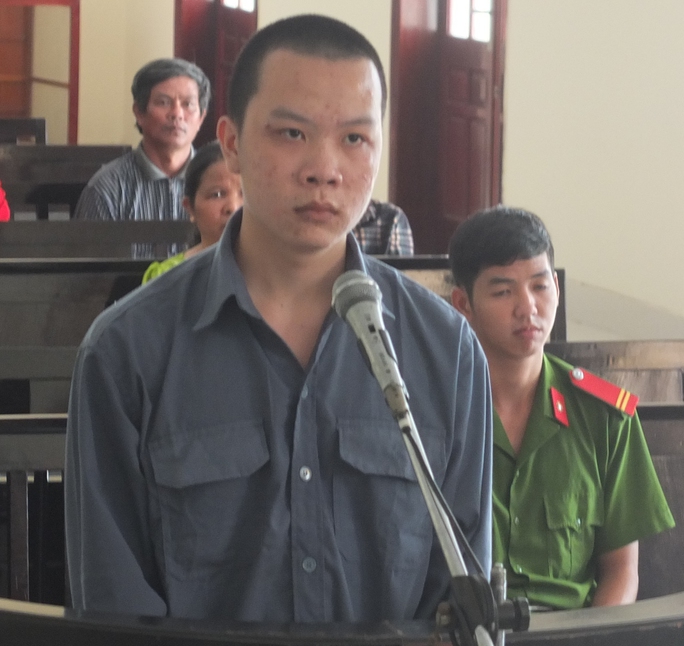 Bị cáo Lê Minh Thiện trả lời thẩm vấn trước HĐXX