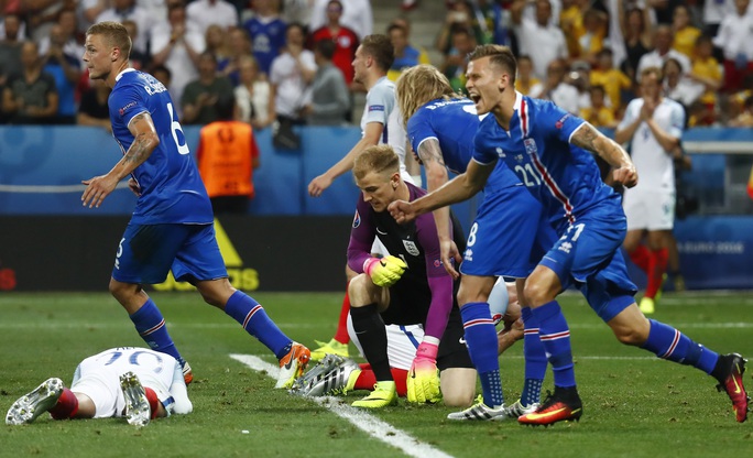Niềm vui vô bờ bến của Iceland sau khi loại tuyển Anh khỏi Euro 2016