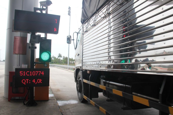 
Các trạm cân tải trọng tự động sẽ kiểm soát hiệu quả xe quá tải Ảnh: Hoàng TriềU
