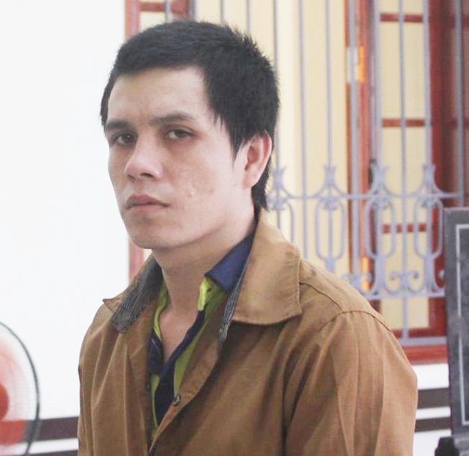 
Bị cáo Lương Văn Lý, người bán thiếu nữ sang Trung Quốc, tại tòa
