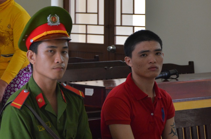 
Bị cáo bị Lương Thái Bảo tại tòa
