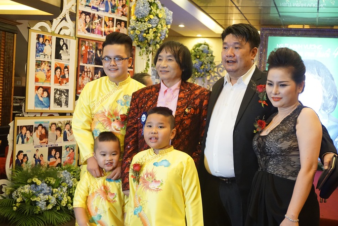 Gia đình con trai NSƯT Minh Vương trong ngày sinh nhật 40 tuổi của ông
