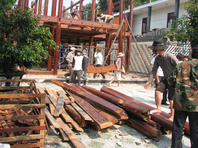 Biệt phủ mới tháo dỡ được 80%