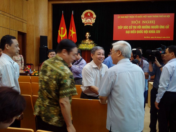 
Tổng Bí thư Nguyễn Phú Trọng trò chuyện cùng cử tri quận Ba Đình, Hà Nội
