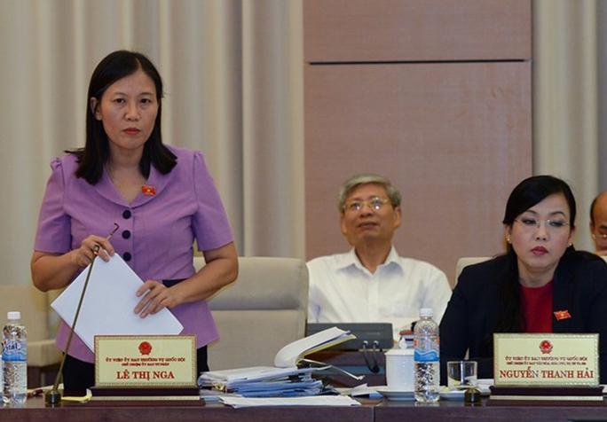 
Chủ nhiệm Uỷ ban Tư pháp của Quốc hội Lê Thị Nga đề nghị Chính phủ phối hợp Uỷ ban Kiểm tra, Ban Tổ chức Trung ương vào cuộc kiểm tra việc bổ nhiệm cán bộ ào ạt cuối nhiệm kỳ như dư luận phản ánh.
